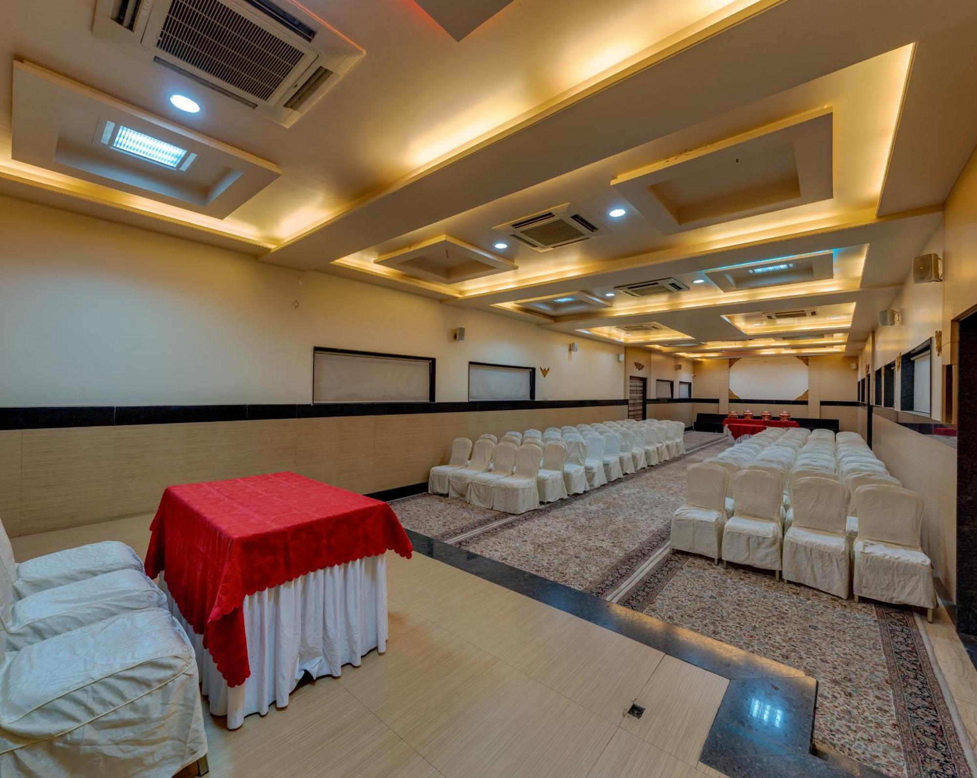 Hotel Surya Executive 3 Star Hotel Solapur Zewnętrze zdjęcie