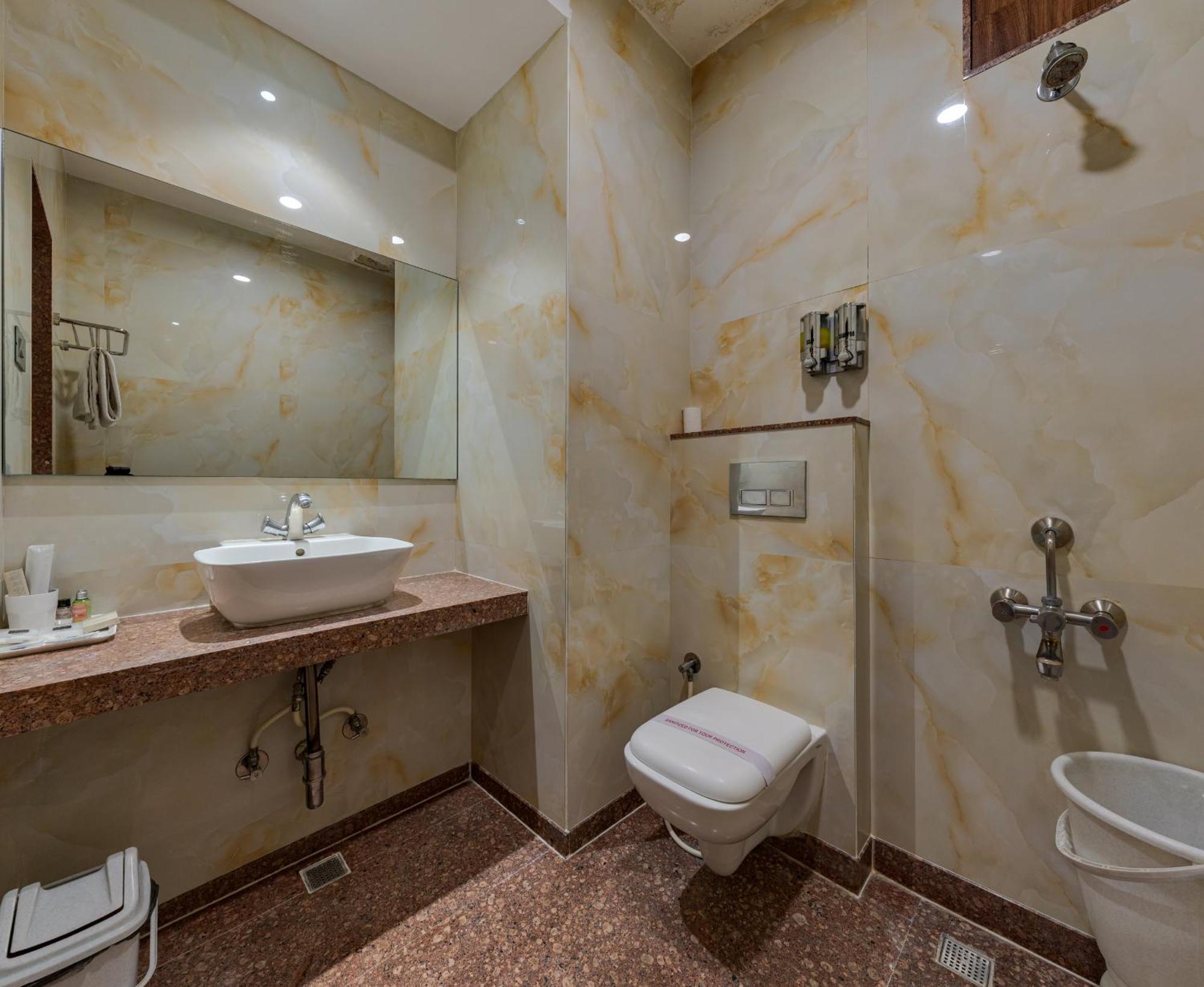 Hotel Surya Executive 3 Star Hotel Solapur Zewnętrze zdjęcie